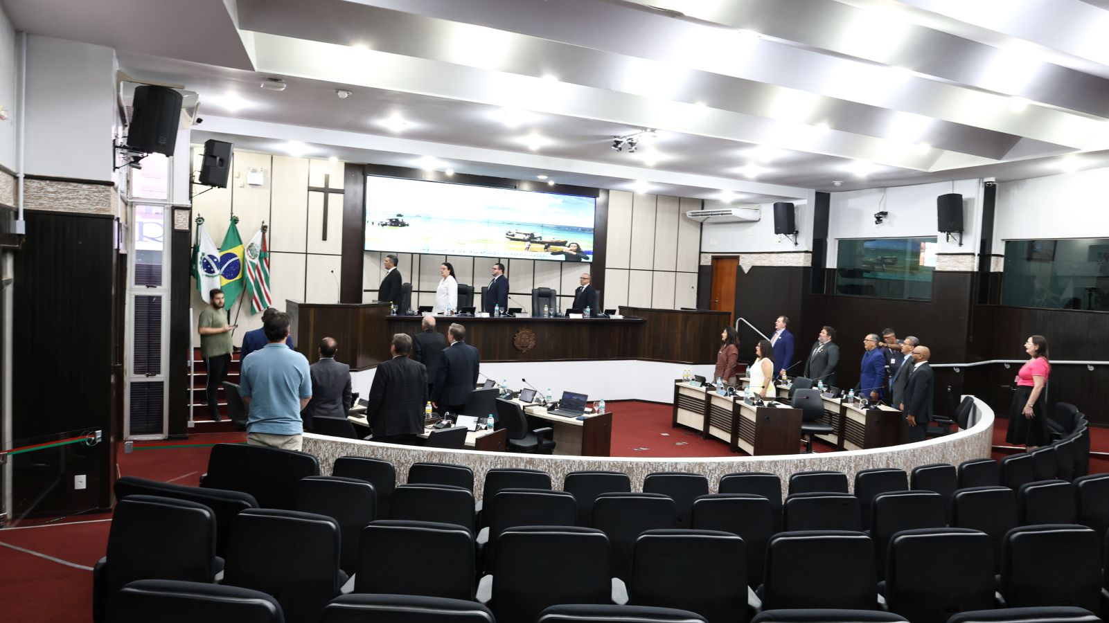Plenário Edílio Ferreira da Câmara Municipal de Toledo durante sessão ordinária