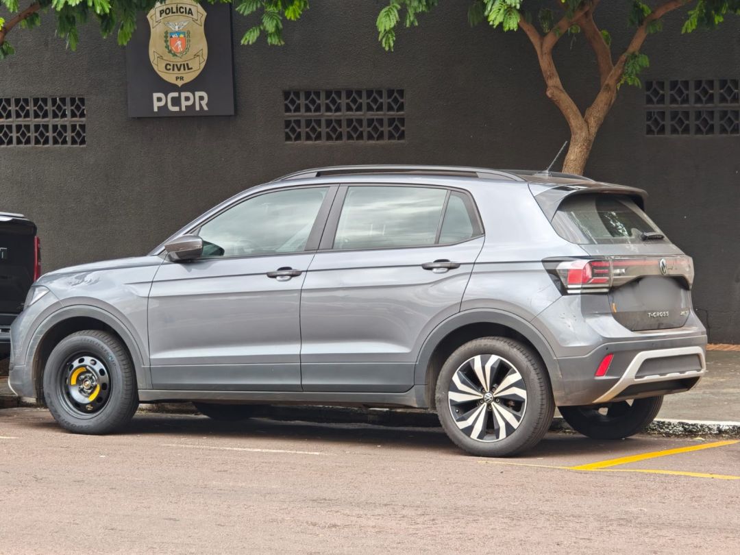 Registro fotográfico sobre Volkswagen T-Cross com Alerta de Furto é Recuperado pela PM na PR-585; Três Pessoas Presas em Toledo