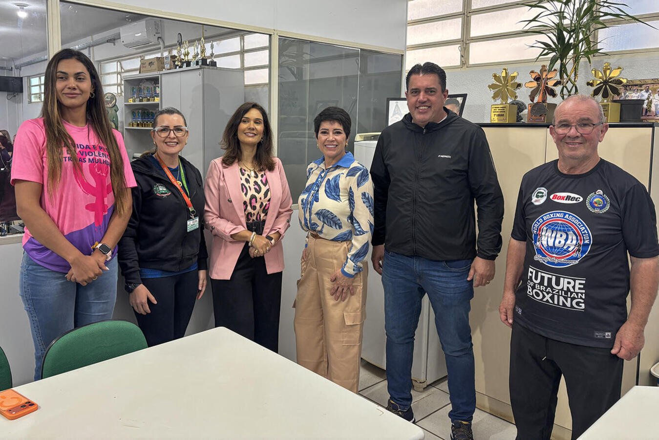 Registro fotográfico sobre Em Toledo, ex-campeões mundiais de boxe apresentam projetos a secretários em Toledo