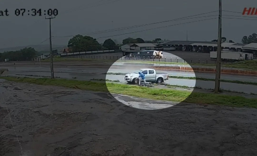 Cobertura informativa sobre vídeo impressionante mostra ciclista escapando por pouco de hilux que capotou na br-163 em marechal rondon; confira o vídeo em Toledo